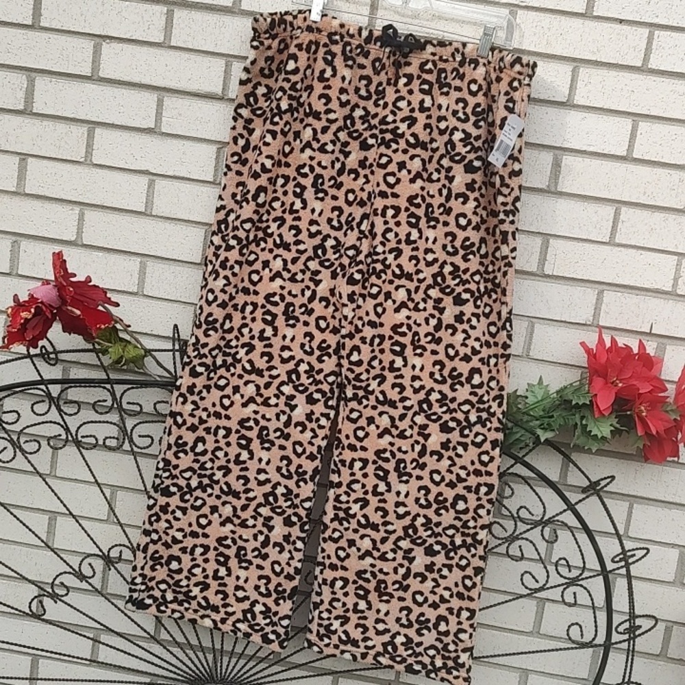 Leopard PJs* - Picture 3 of 11